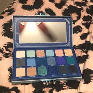 Blueblood Jeffree Star eyeshadow pallet